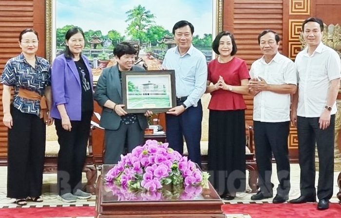 Lãnh đạo tỉnh tiếp Đoàn công tác Nhóm nữ đại biểu Quốc hội Việt Nam